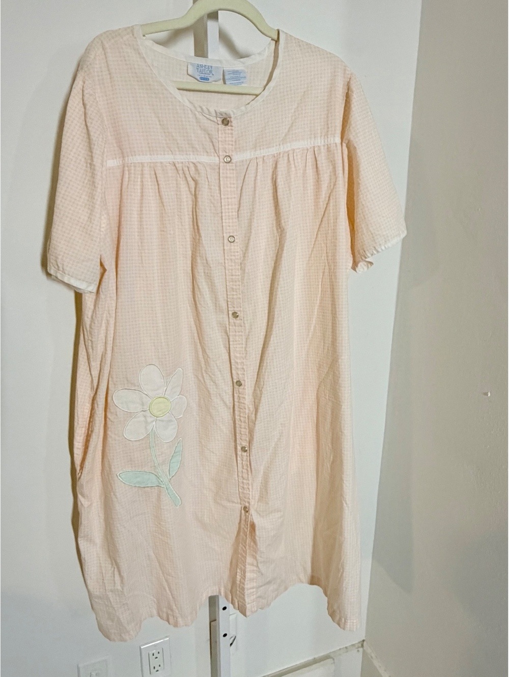 Ashley Taylor Women's 4X Peach Gingham Button-Up Nightgown with Floral Applique